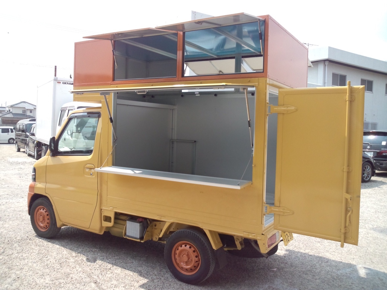 キッチンカー・ケータリングカー・フードトラック・移動販売車の製造・企画
